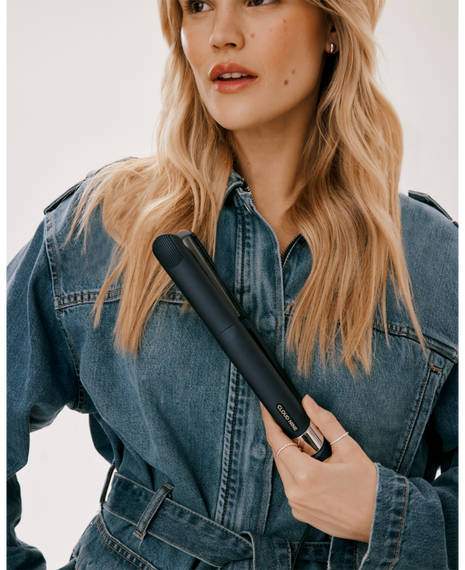 The Contouring Iron Hair Straightener