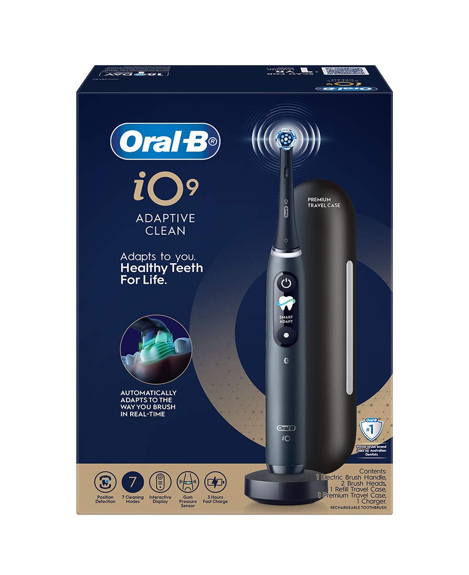 Oral-B | iO9 Electric Toothbrush with Travel Case | Shaver Shop