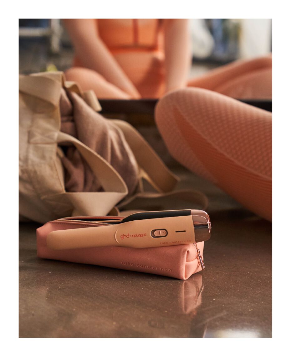 ghd Unplugged Styler Pink GHD Unplugged White 1 Inch Ceramic Hair Straightening  main image 4