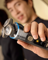 Series i9000 Prestige Ultra Wet & Dry Electric Shaver with Quick Clean Pod