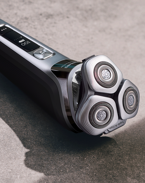 Series i9000 Prestige Wet & Dry Electric Shaver with Quick Clean Pod