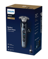 Series i9000 Wet & Dry Electric Shaver with Quick Clean Pod & Charging Stand