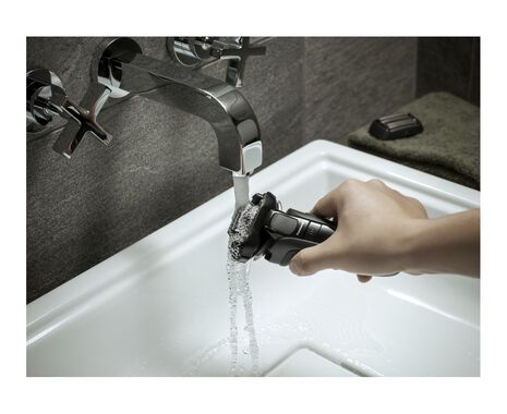 5-Blade Wet & Dry Electric Shaver with Beard Sensor